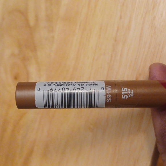 L'Oreal Matte Lip Crayon #515 No Fig Deal Brand New Factory Sealed - Picture 3 of 4